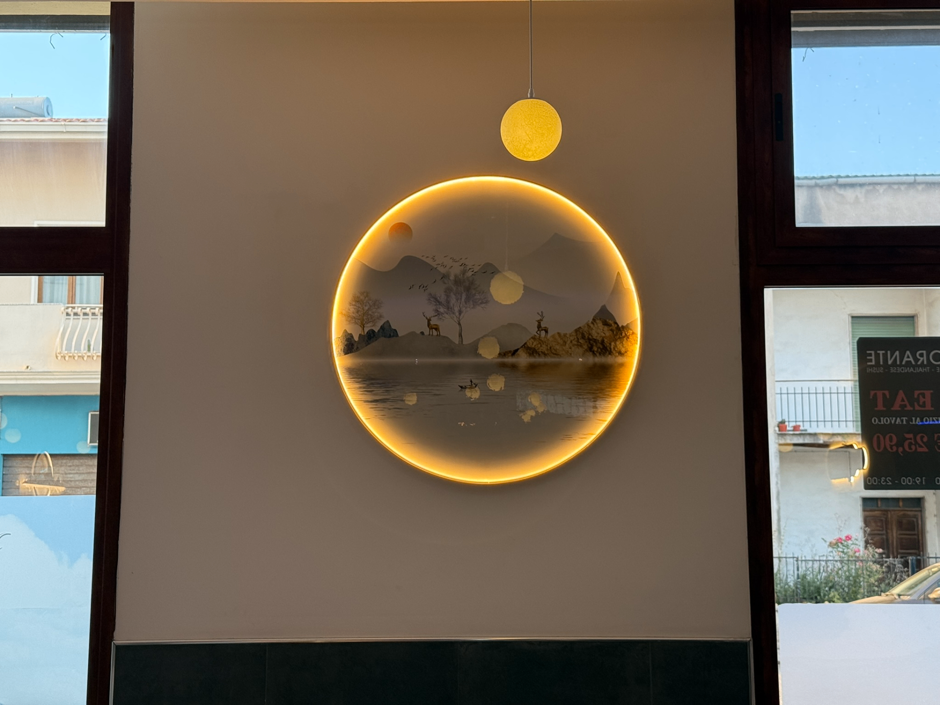 Pannello decorativo retroilluminato con paesaggio orientale