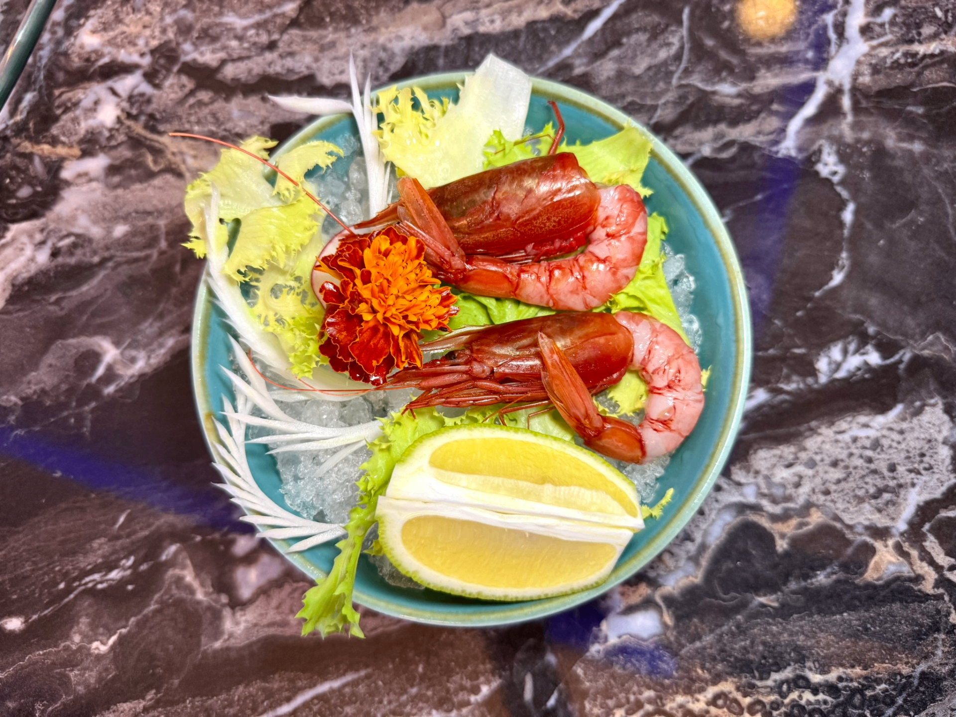 Gamberi rossi crudi con limone